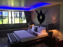 Fong Kaew and Baan Nang Fa Guesthouse