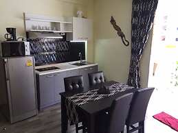 Fong Kaew and Baan Nang Fa Guesthouse