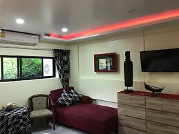 Fong Kaew and Baan Nang Fa Guesthouse