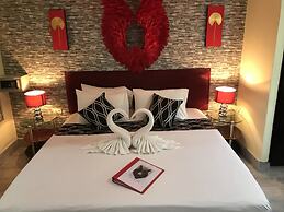 Fong Kaew and Baan Nang Fa Guesthouse