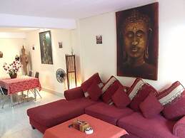 Fong Kaew and Baan Nang Fa Guesthouse