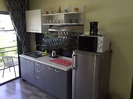 Fong Kaew and Baan Nang Fa Guesthouse