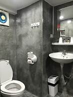 Fong Kaew and Baan Nang Fa Guesthouse