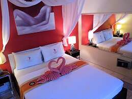 Fong Kaew and Baan Nang Fa Guesthouse