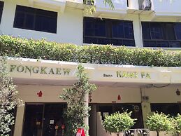 Fong Kaew and Baan Nang Fa Guesthouse