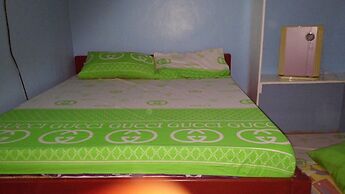 Yellow HOUSE Vacation Rental