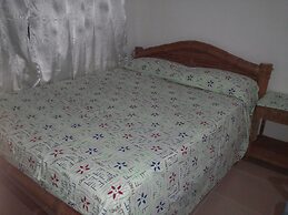 Yellow HOUSE Vacation Rental