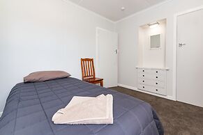 Waitangi Beach Bach 30A