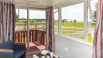 Waitangi Beach Bach 30A