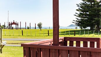 Waitangi Beach Bach 30A