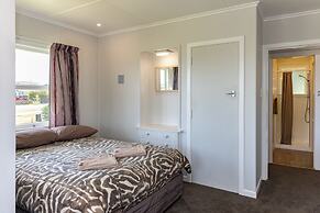 Waitangi Beach Bach 30B