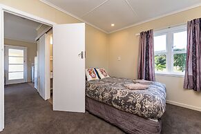 Waitangi Beach Bach 30B
