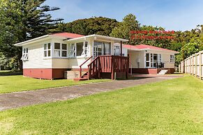 Waitangi Beach Bach 30B