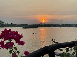 Mekong Lodge Hotel & Resort