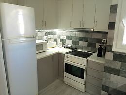 Grandma Vasiliki Rooms To Let