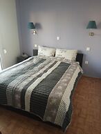 Grandma Vasiliki Rooms To Let