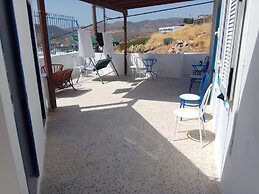 Grandma Vasiliki Rooms To Let