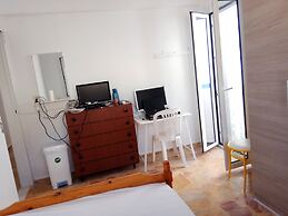 Grandma Vasiliki Rooms To Let