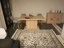 Grandma Vasiliki Rooms To Let