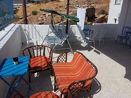 Grandma Vasiliki Rooms To Let