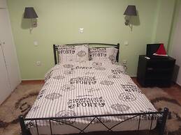 Grandma Vasiliki Rooms To Let