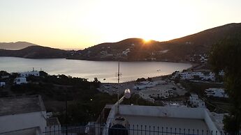 Grandma Vasiliki Rooms To Let