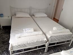Grandma Vasiliki Rooms To Let