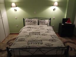 Grandma Vasiliki Rooms To Let