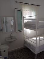 Grandma Vasiliki Rooms To Let