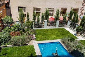 Sephia Hotel
