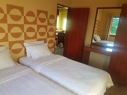 TSC Suites by Eastland Residences