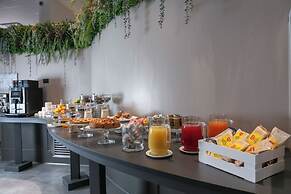 Break Hotel