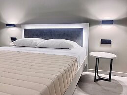 Break Hotel