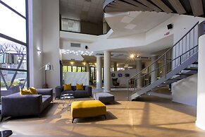 Break Hotel