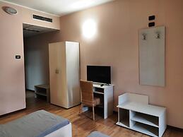 Break Hotel