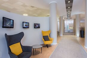 Break Hotel