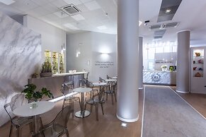 Break Hotel
