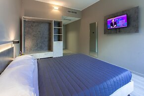 Break Hotel
