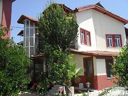 Villa Ozalp Apartments