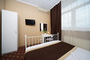 Apelsin Hotel on Park Pobedy