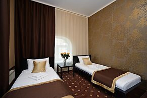 Apelsin Hotel on Park Pobedy