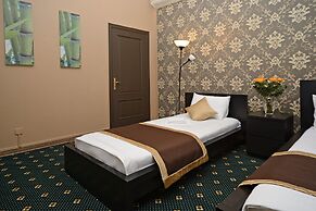 Apelsin Hotel on Park Pobedy