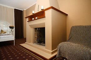 Apelsin Hotel on Park Pobedy