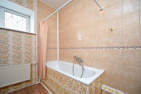 Apelsin Hotel on Park Pobedy