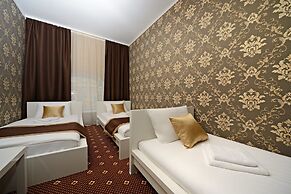 Apelsin Hotel on Park Pobedy