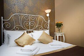 Apelsin Hotel on Park Pobedy