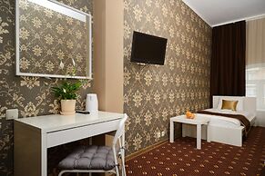 Apelsin Hotel on Park Pobedy