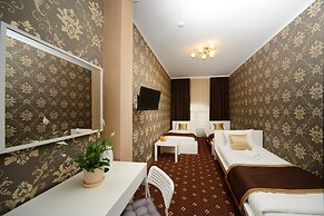 Apelsin Hotel on Park Pobedy