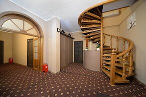 Apelsin Hotel on Park Pobedy