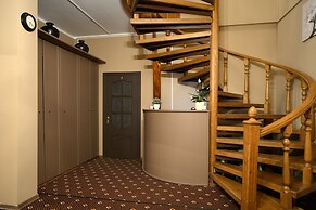 Apelsin Hotel on Park Pobedy